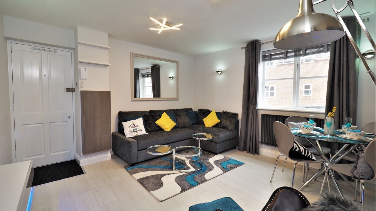 Photo of Livingroom in Eton