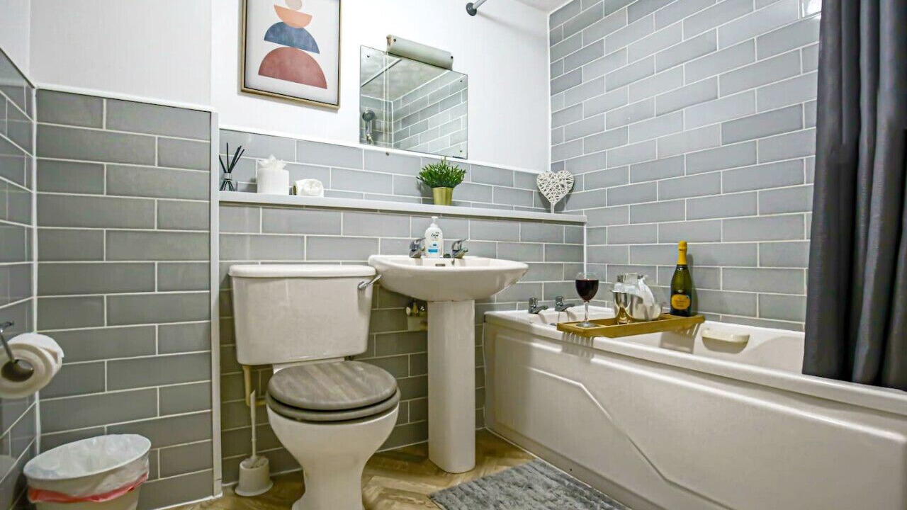 Photo of Bathroom in Knowle Sands