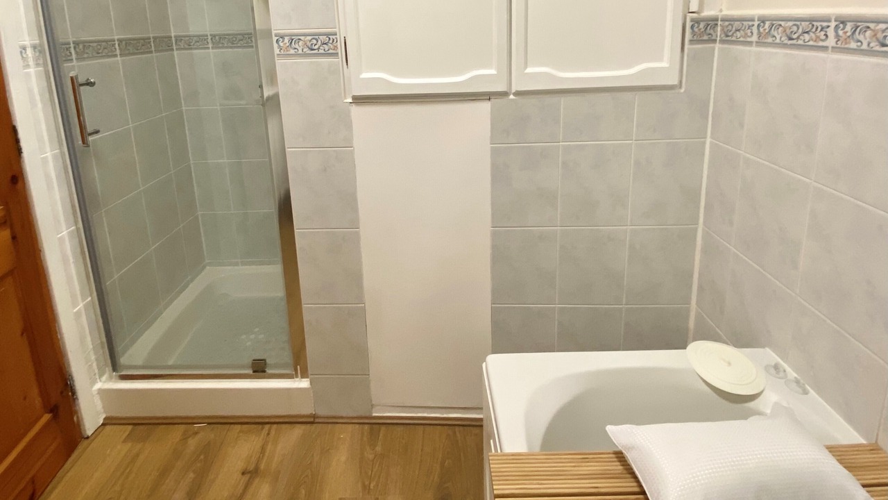 Photo of Bathroom in Dagnall