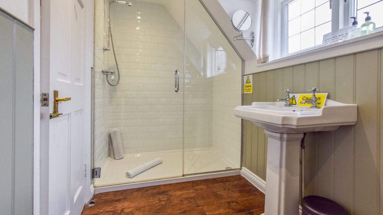 Photo of Bathroom in Winchcombe