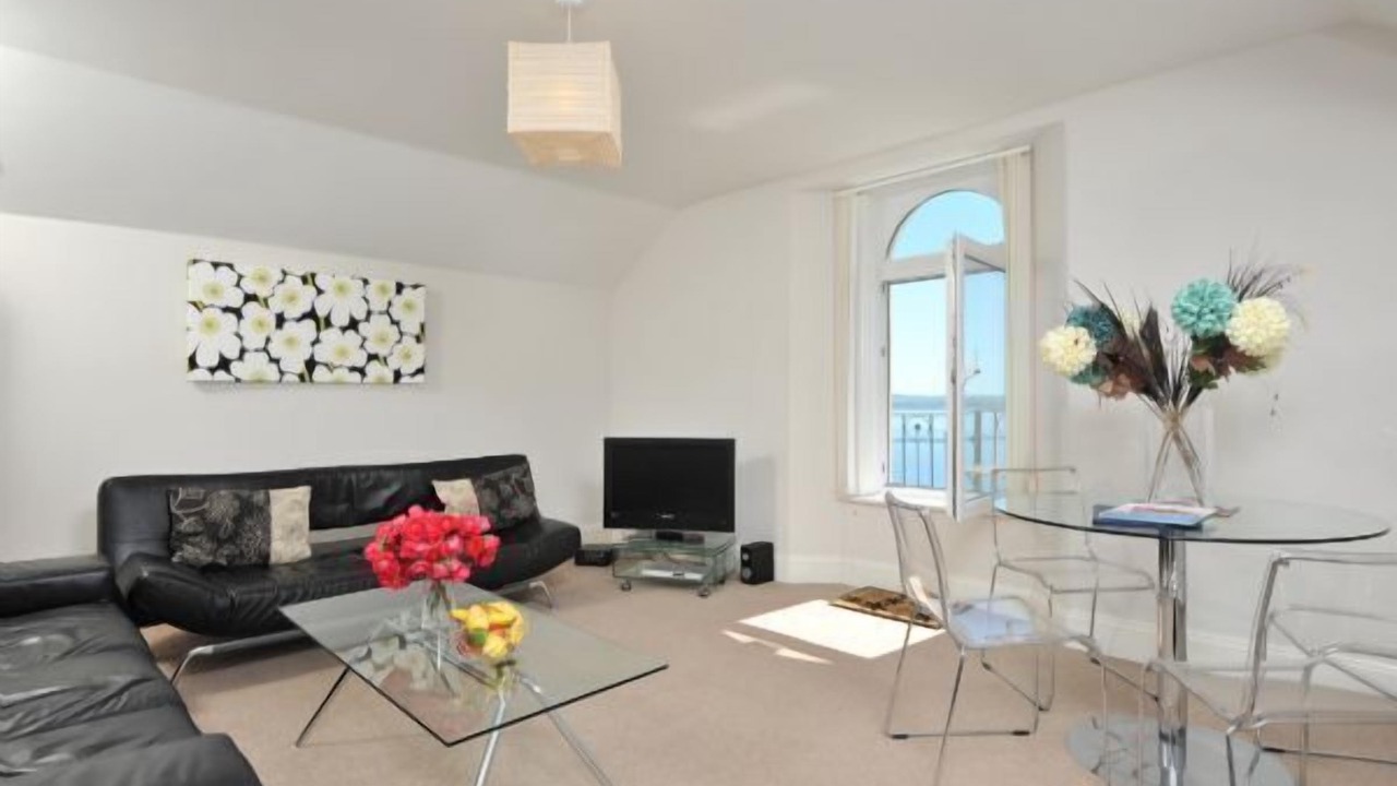 Photo of Livingroom in Torquay City Centre