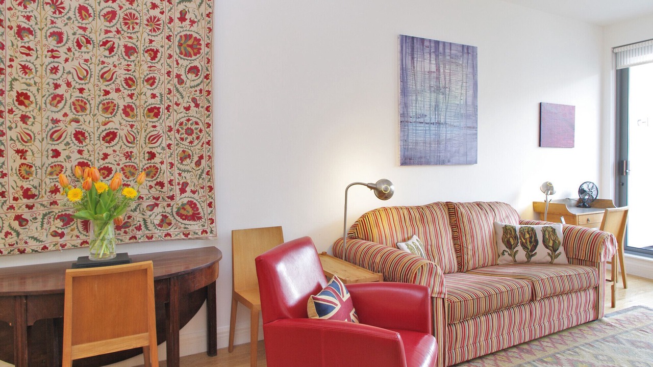 Photo of Livingroom in Farringdon