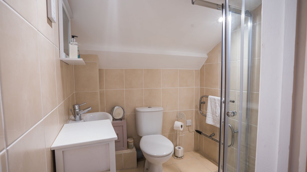 Photo of Bathroom in Torquay City Centre