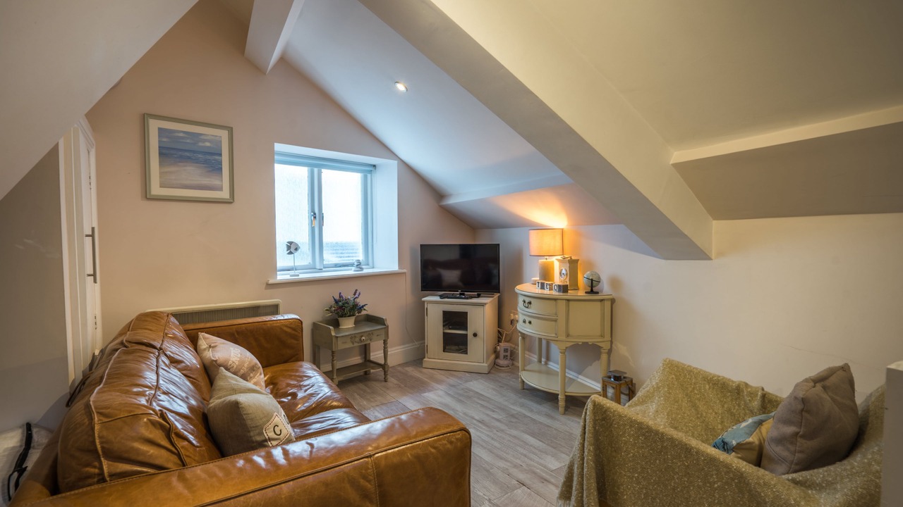 Photo of Livingroom in Torquay City Centre
