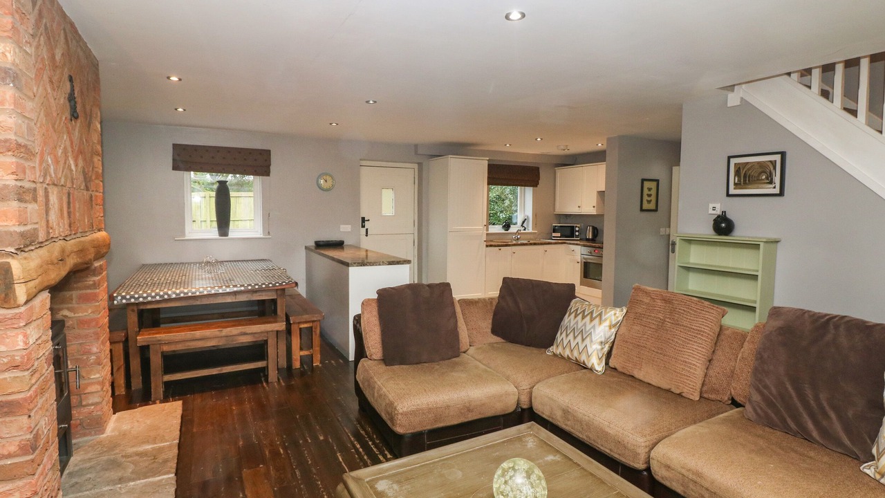 Photo of Livingroom in Farley