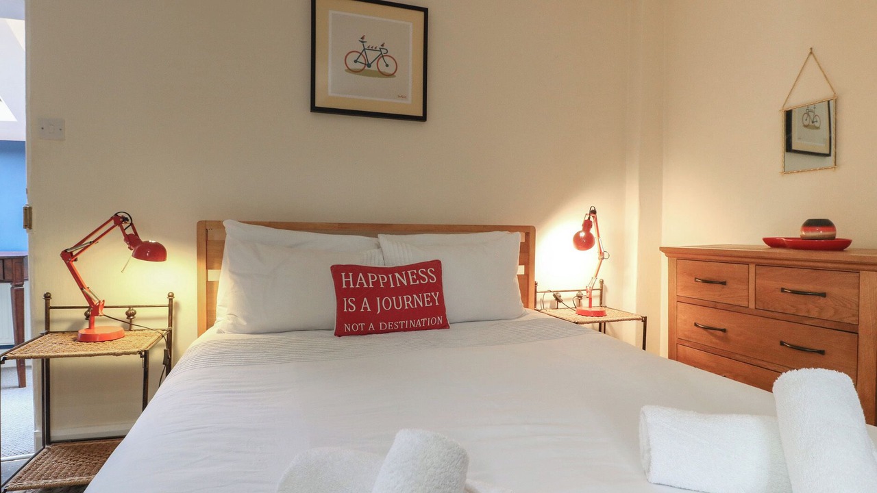 Photo of Bedroom in Alton