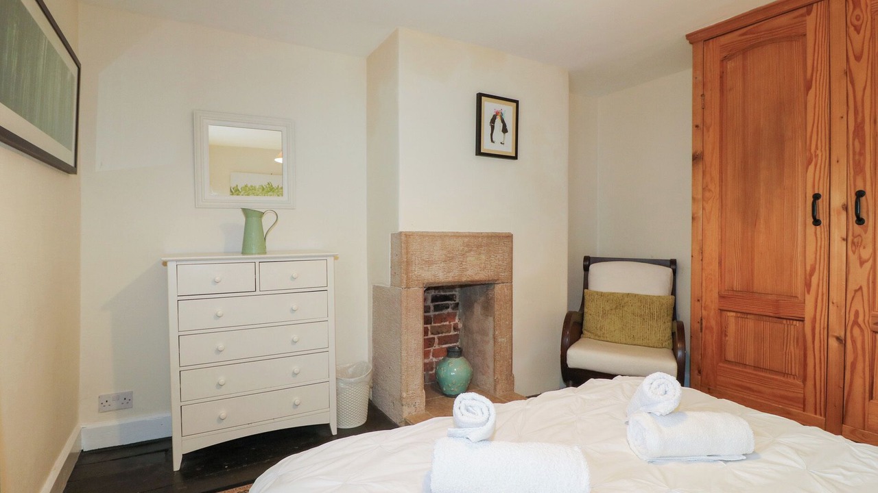 Photo of Bedroom in Alton