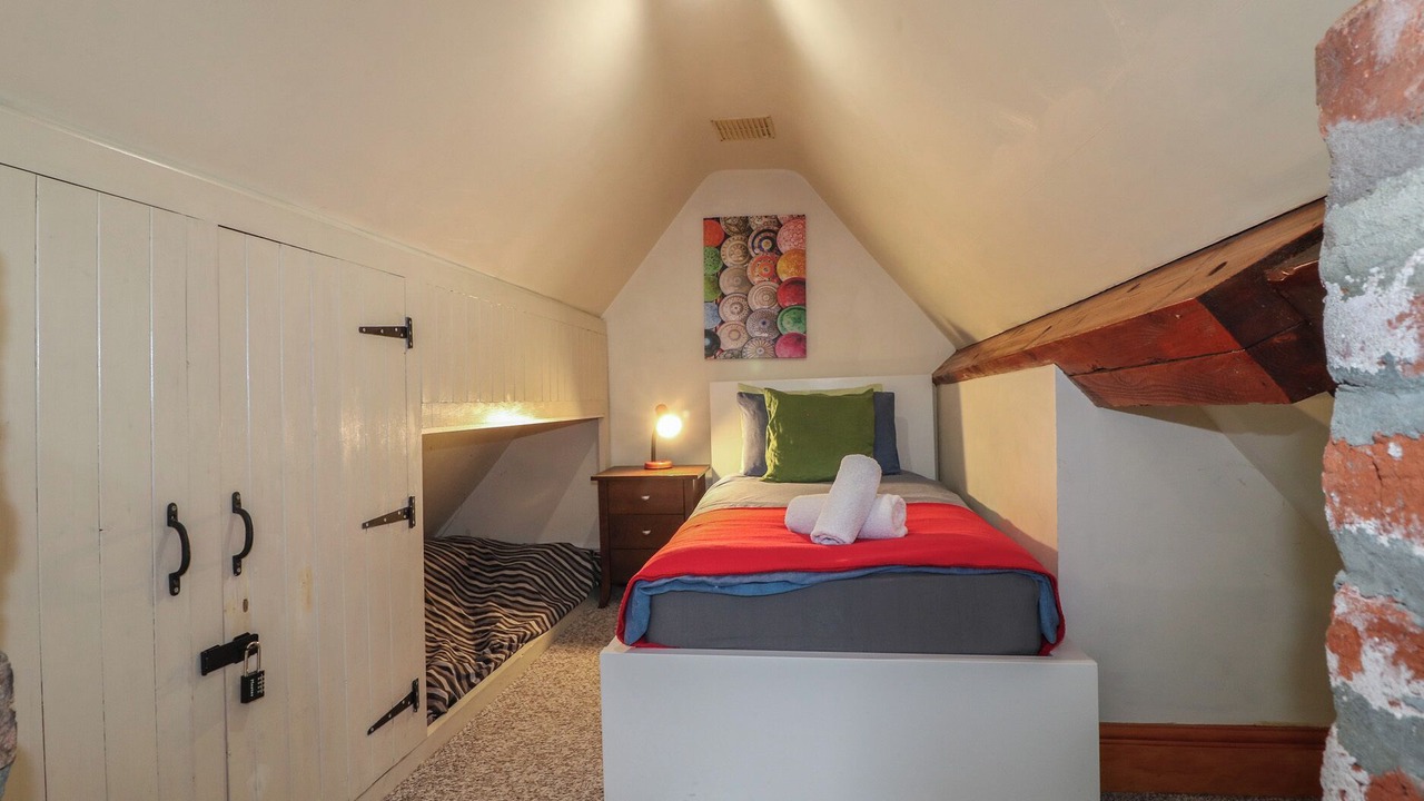 Photo of Bedroom in Alton