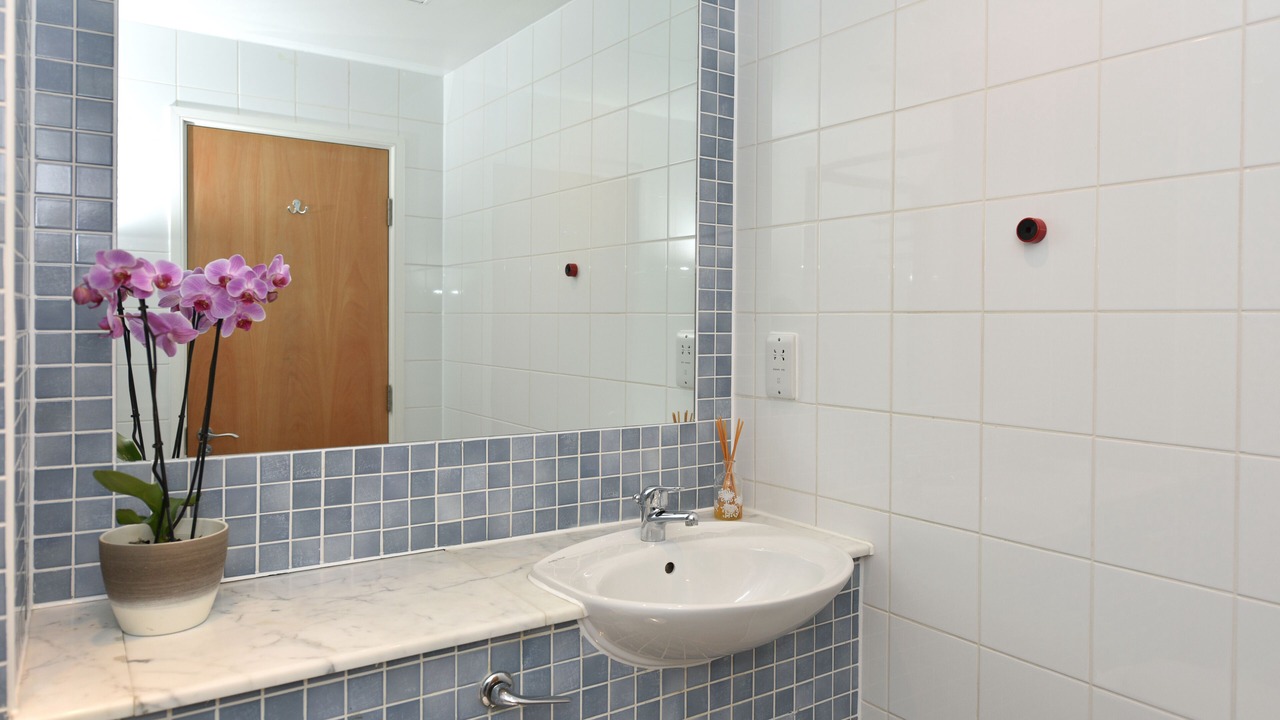 Photo of Bathroom in Farringdon