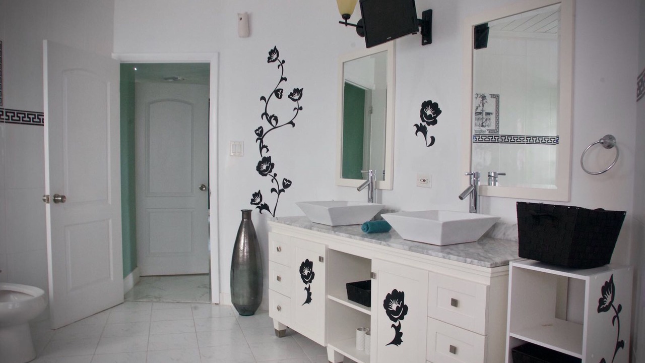 Photo of Bathroom in Gambier
