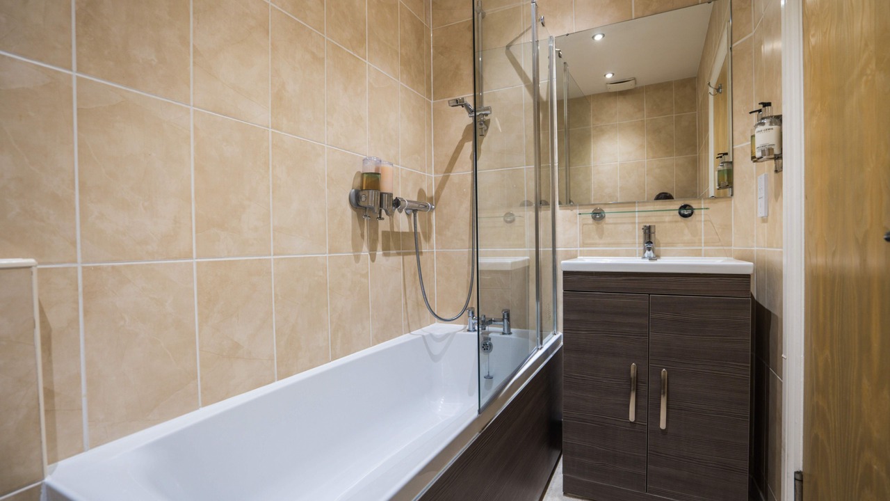 Photo of Bathroom in Torquay City Centre