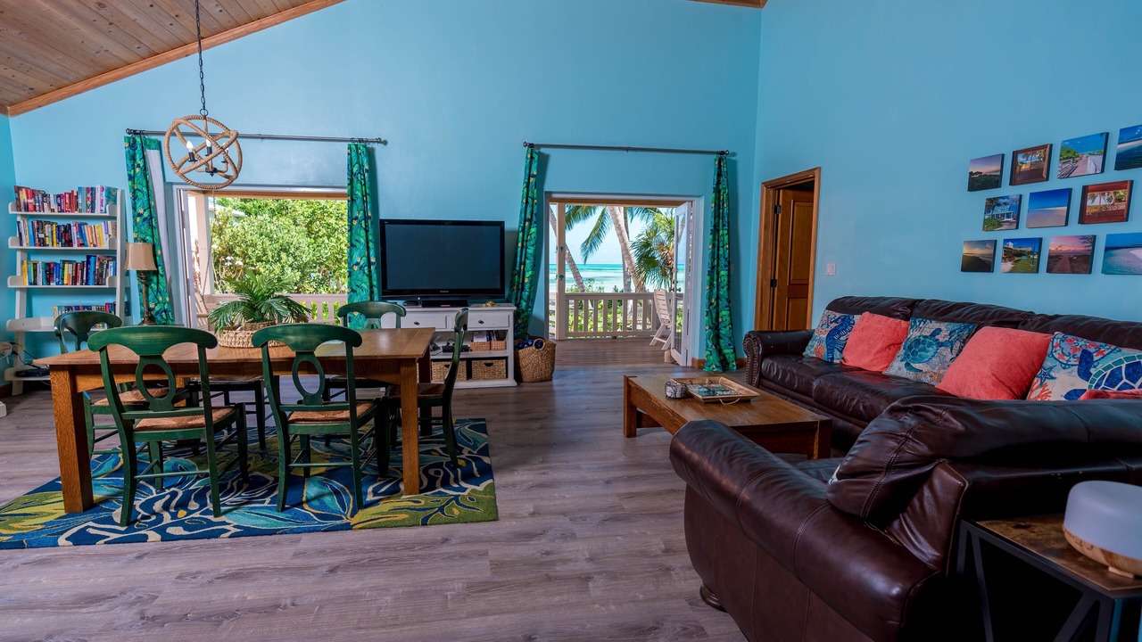 Photo of Livingroom in Spanish Wells