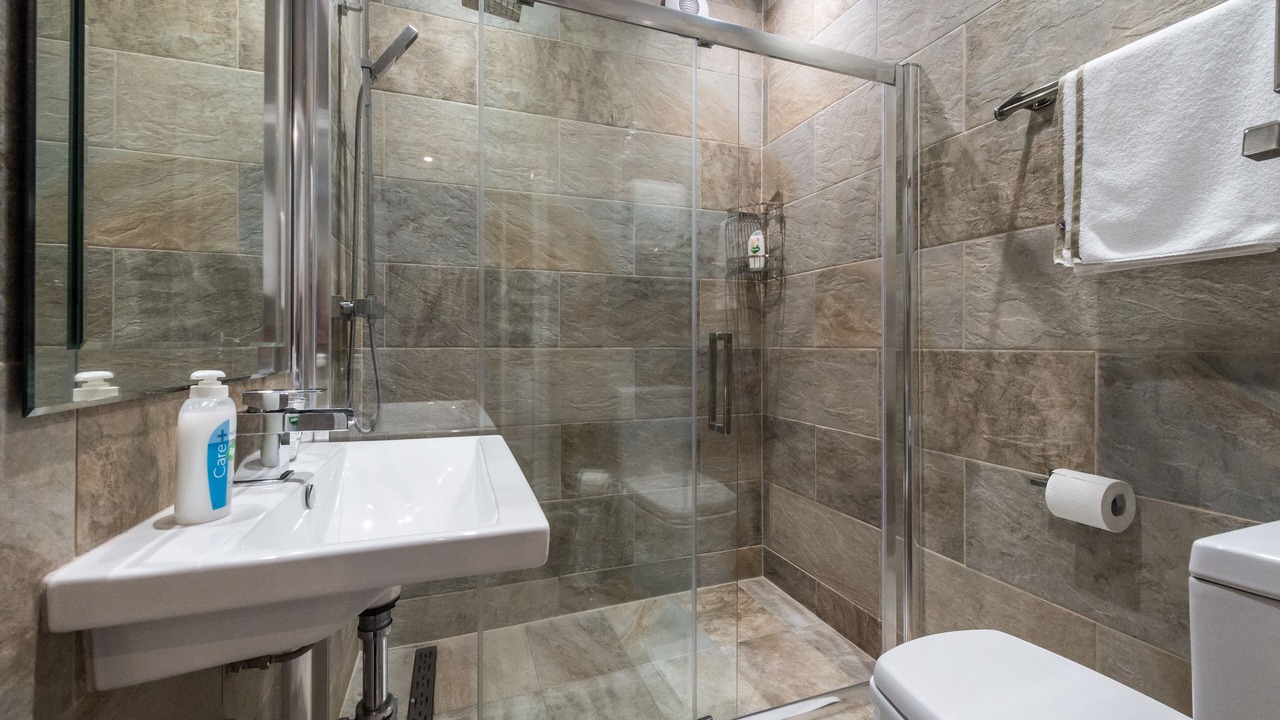 Photo of Bathroom in Brondesbury Park