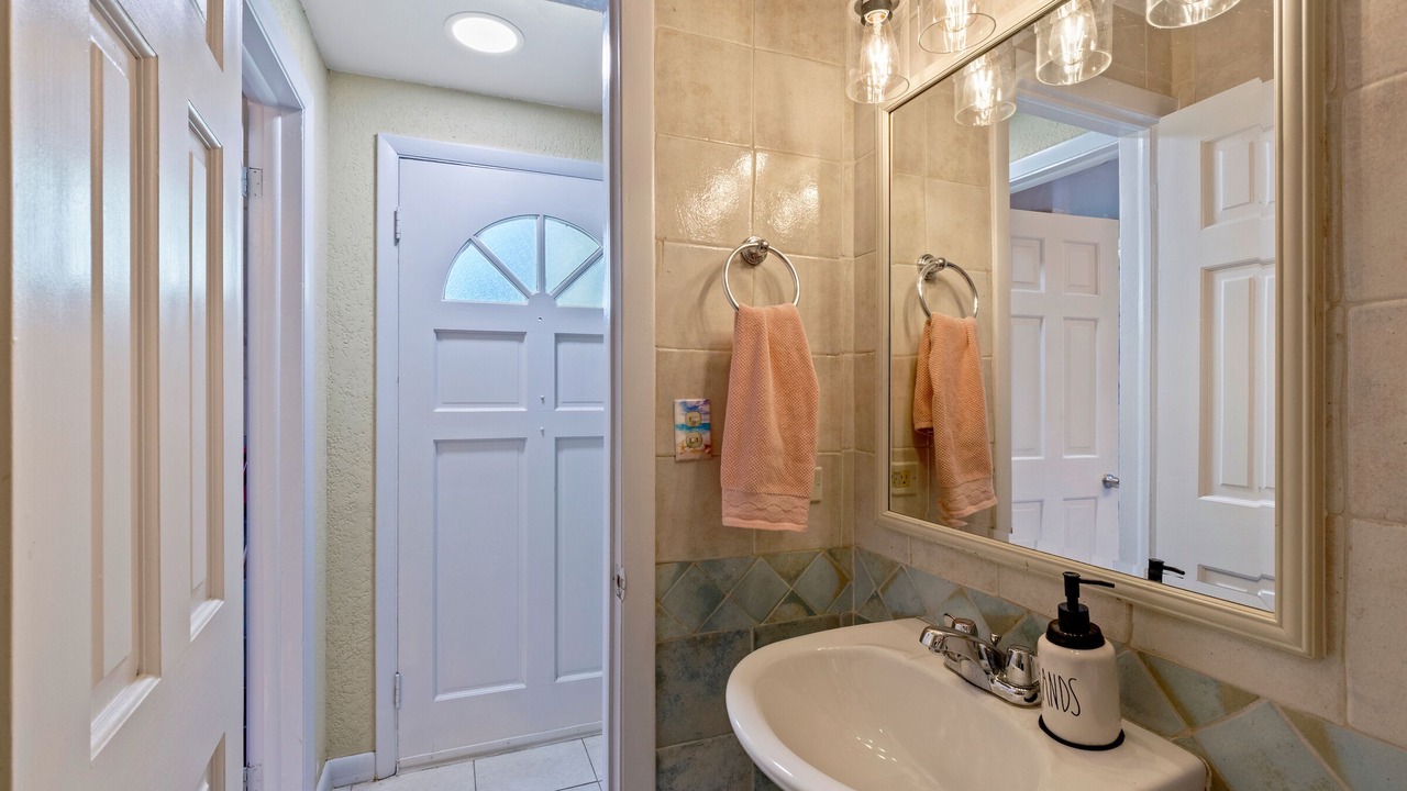 Photo of Bathroom in Paradise Island