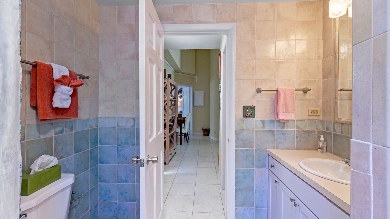 Photo of Bathroom in Paradise Island