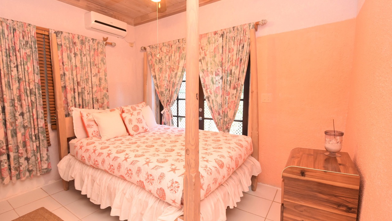 Photo of Bedroom in Dunmore Town