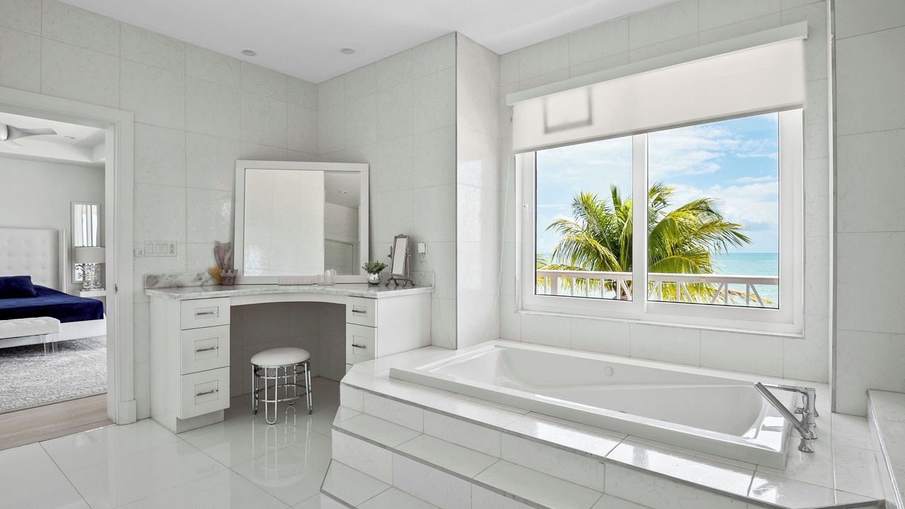 Photo of Bathroom in Palm Cay