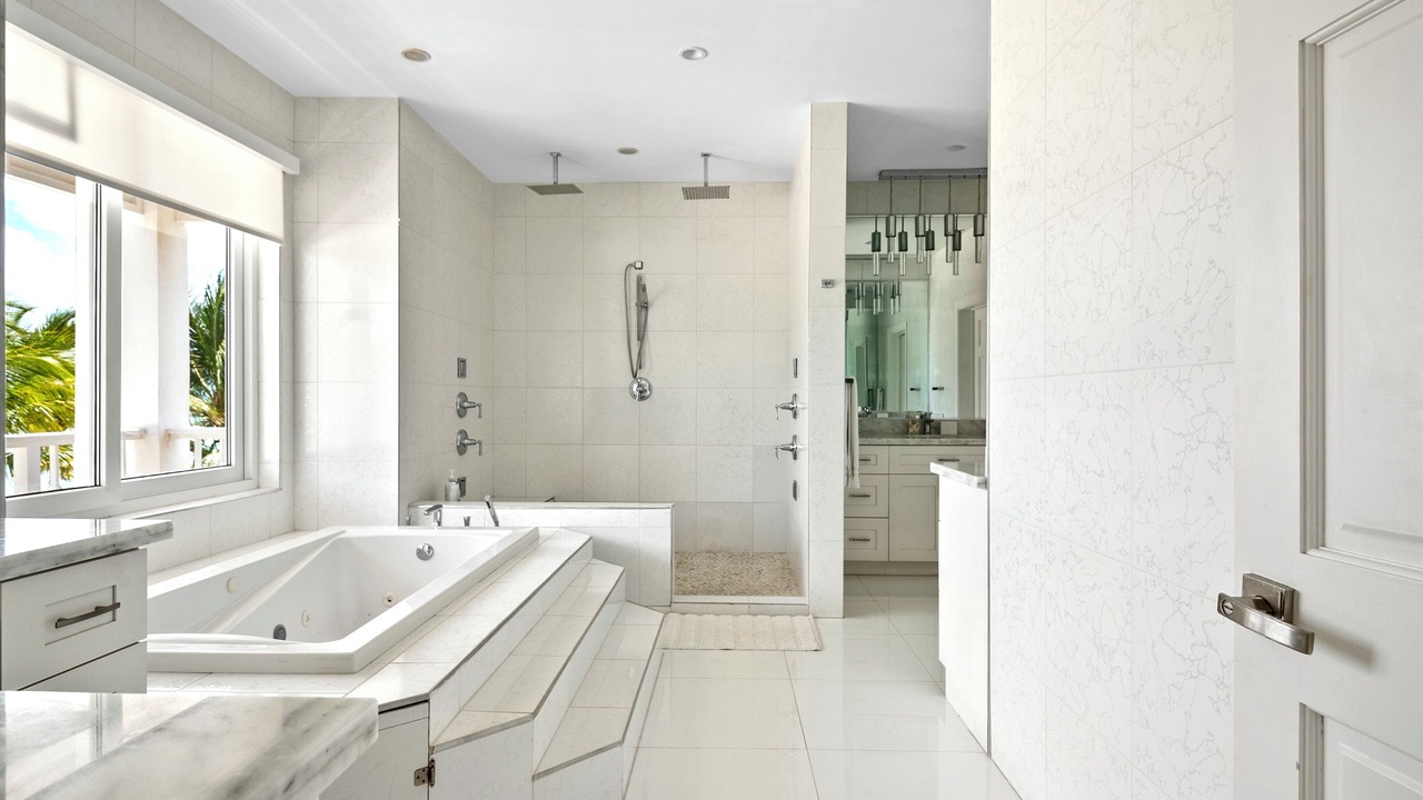 Photo of Bathroom in Palm Cay