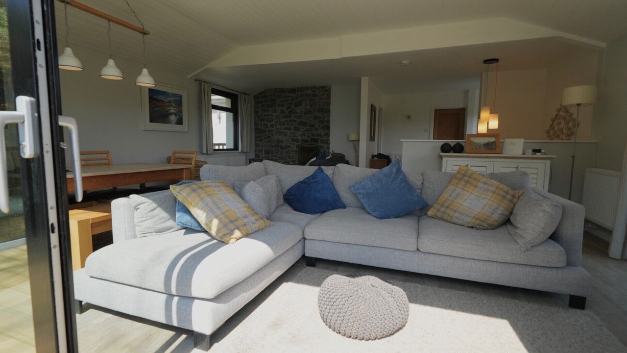 Photo of Livingroom in Crynant