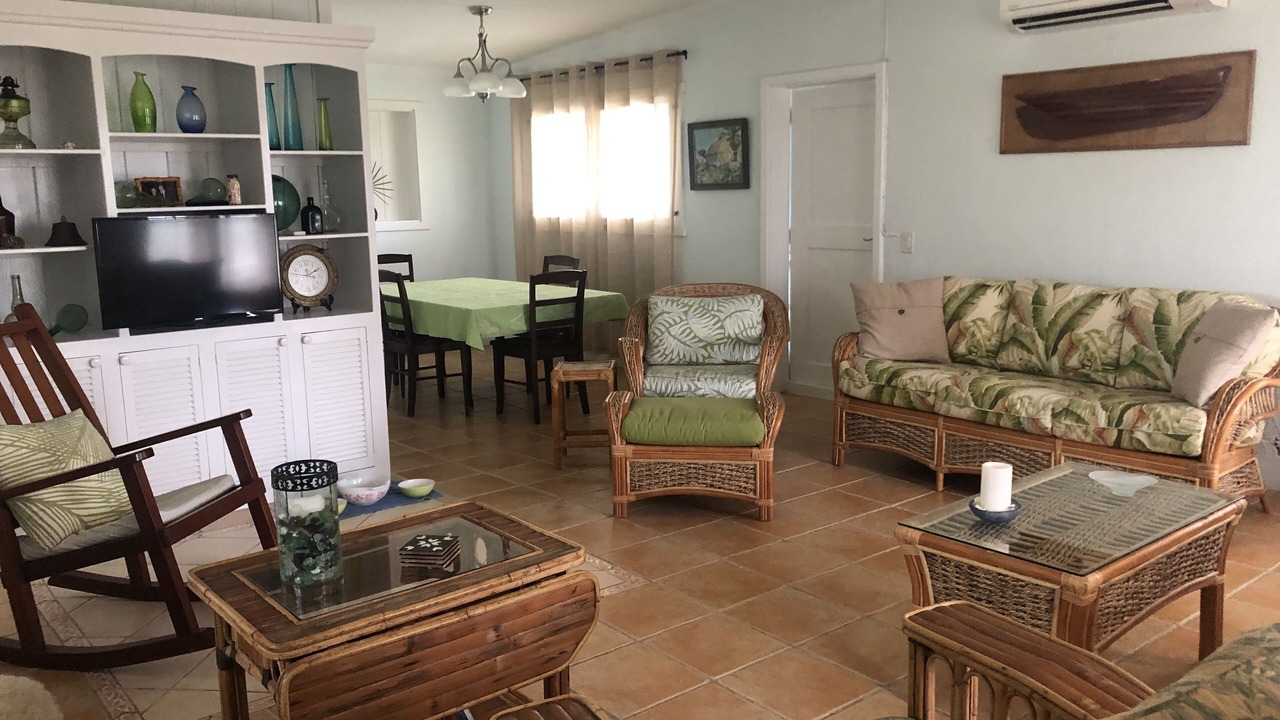 Photo of Livingroom in Man O War Cay