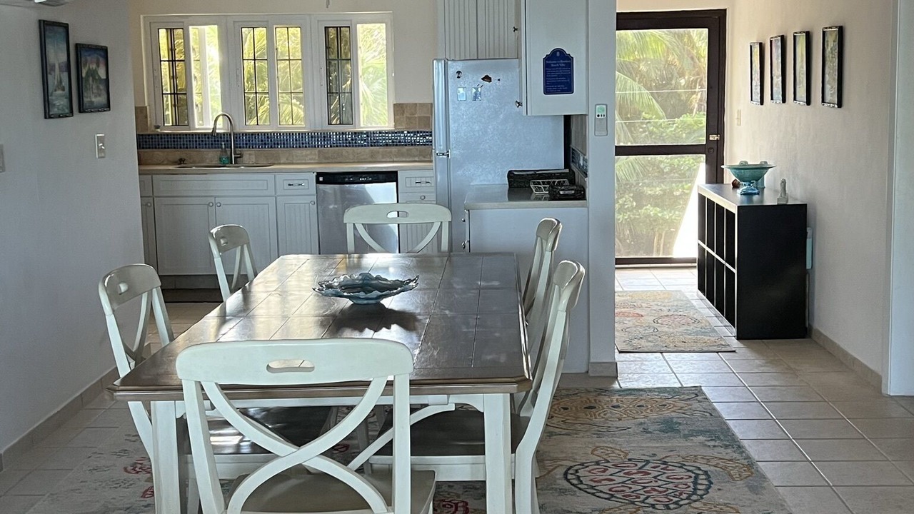Photo of Livingroom in North Palmetto Point