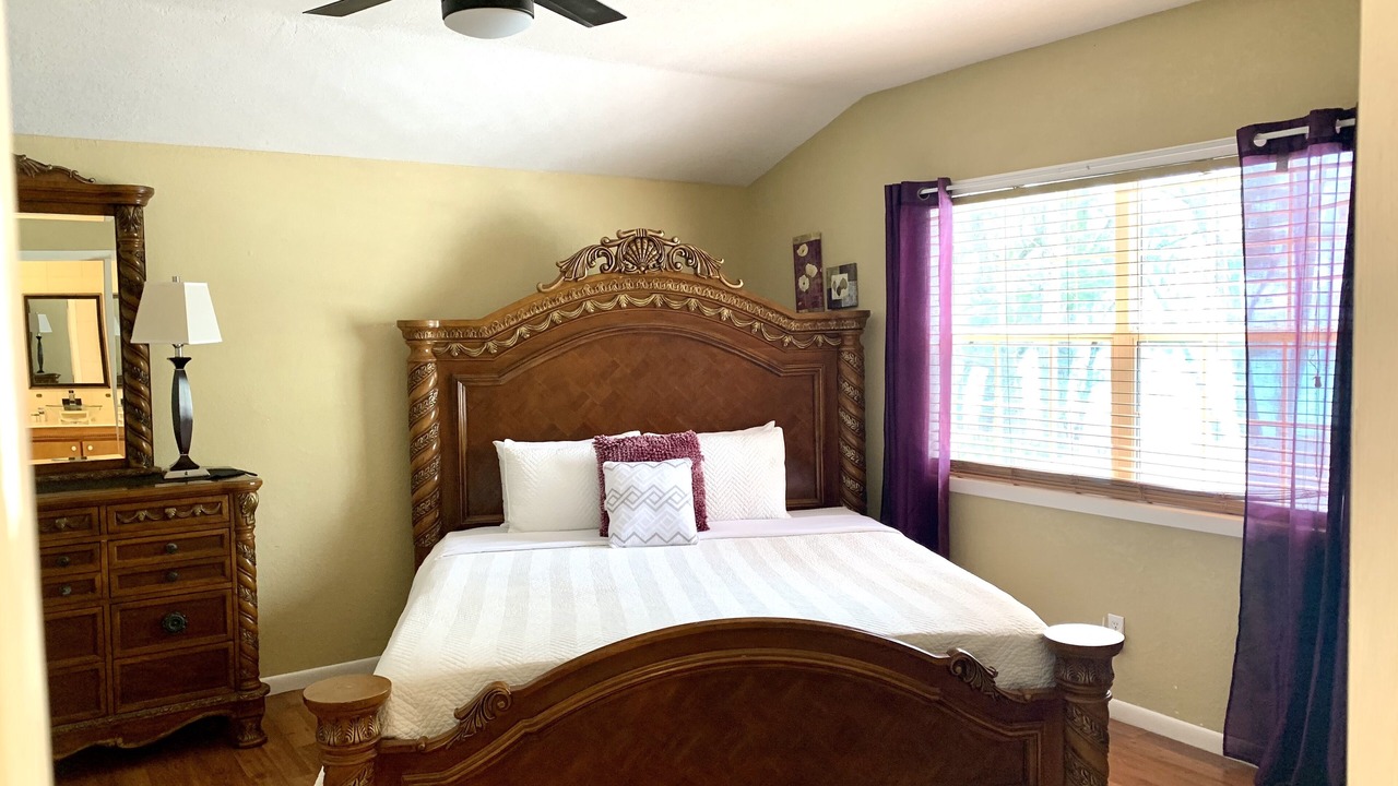 Photo of Bedroom in Bailey Town