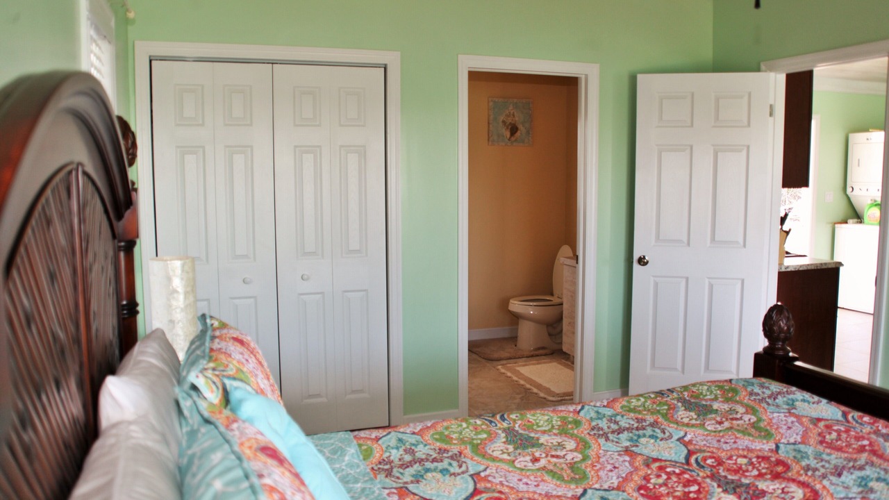 Photo of Bedroom in Staniel Cay