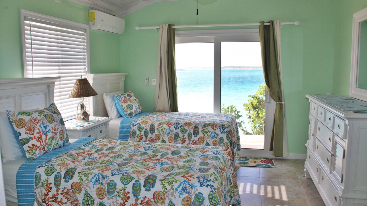 Photo of Bedroom in Staniel Cay
