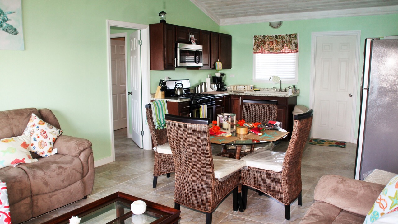 Photo of Livingroom in Staniel Cay