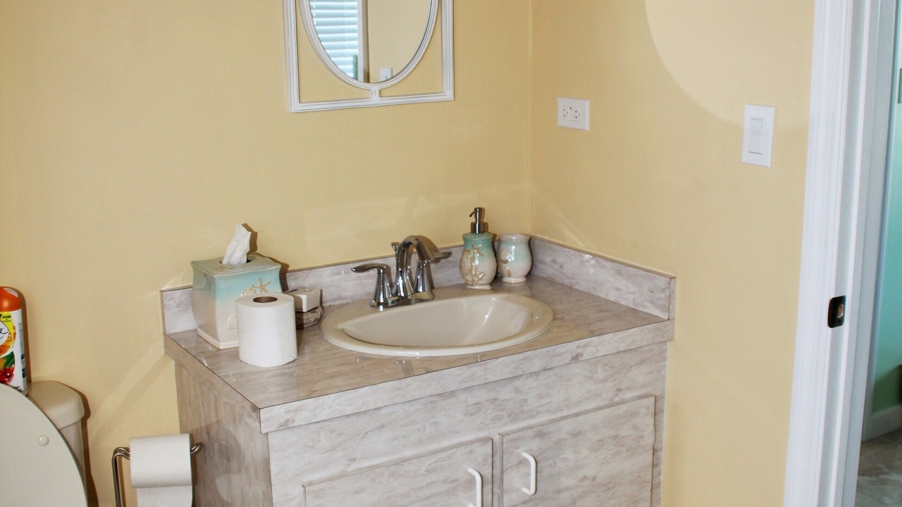 Photo of Bathroom in Staniel Cay