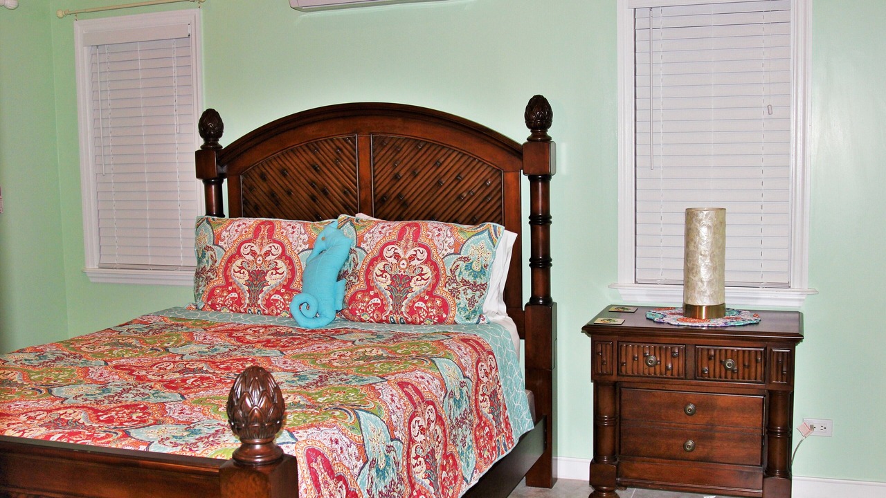 Photo of Bedroom in Staniel Cay