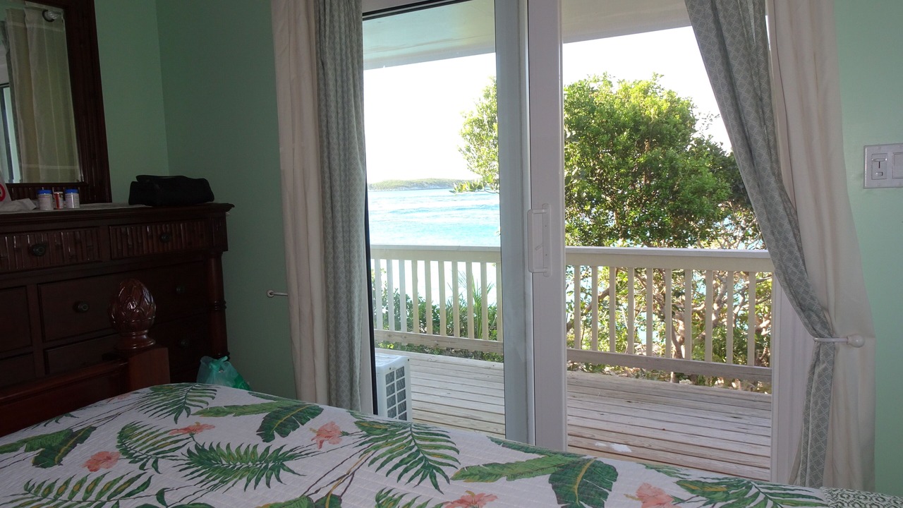 Photo of Bedroom in Staniel Cay