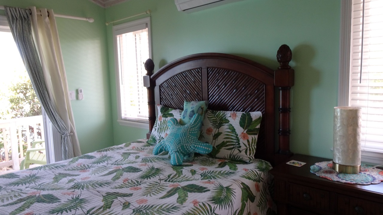 Photo of Bedroom in Staniel Cay