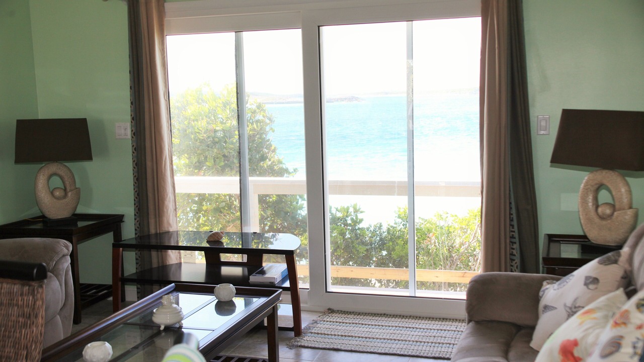 Photo of Livingroom in Staniel Cay