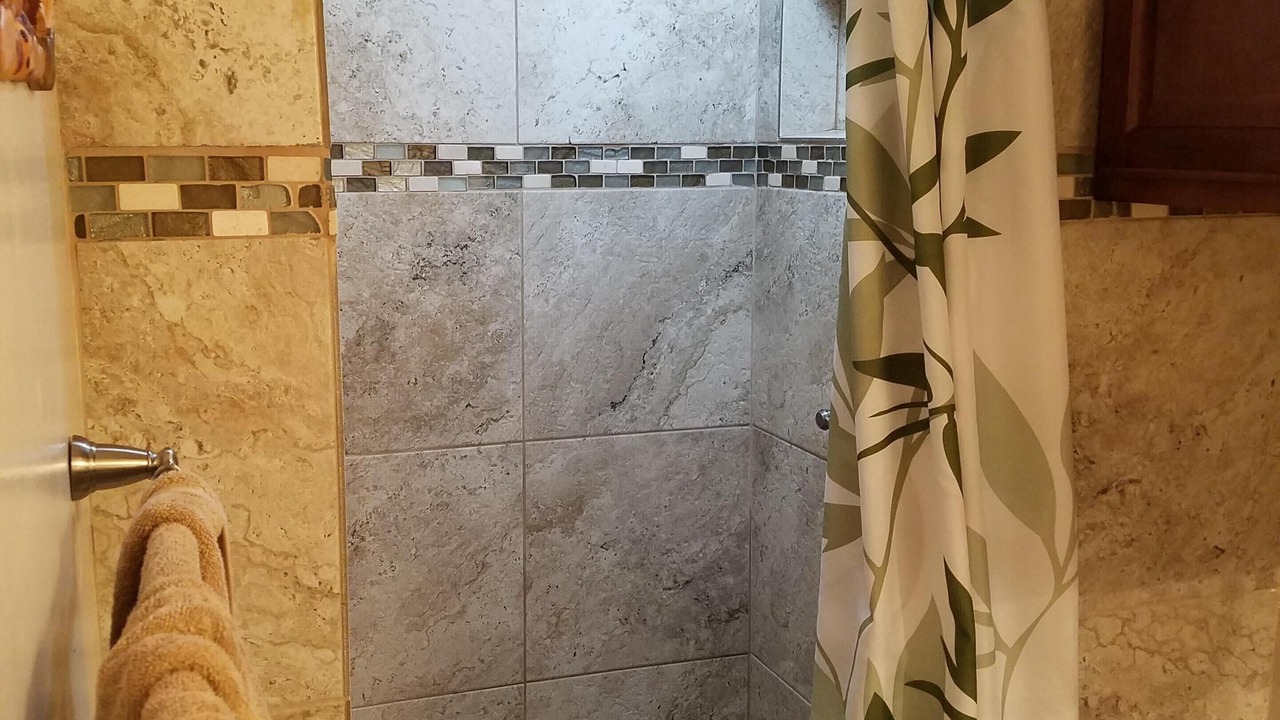 Photo of Bathroom in Makaha