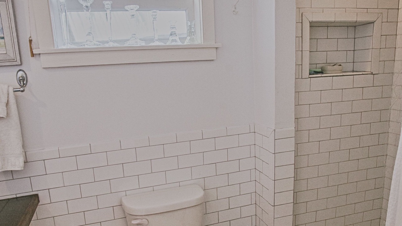 Photo of Bathroom in Dunmore Town