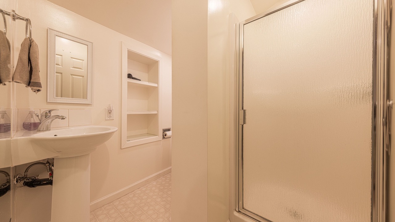 Photo of Bathroom in Kahuku