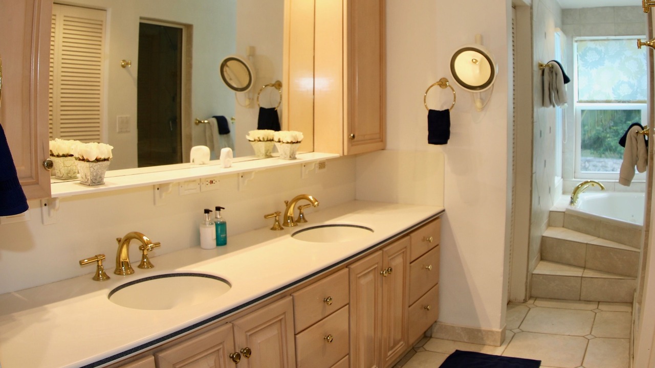 Photo of Bathroom in North Palmetto Point