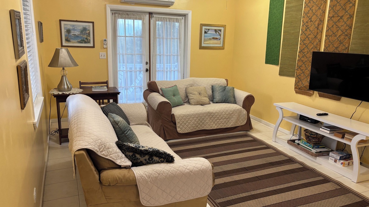 Photo of Livingroom in Staniel Cay