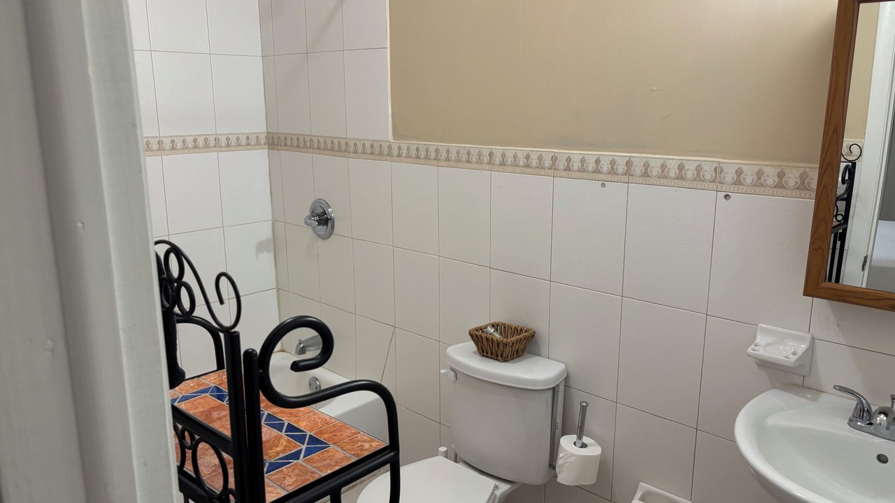 Photo of Bathroom in Staniel Cay