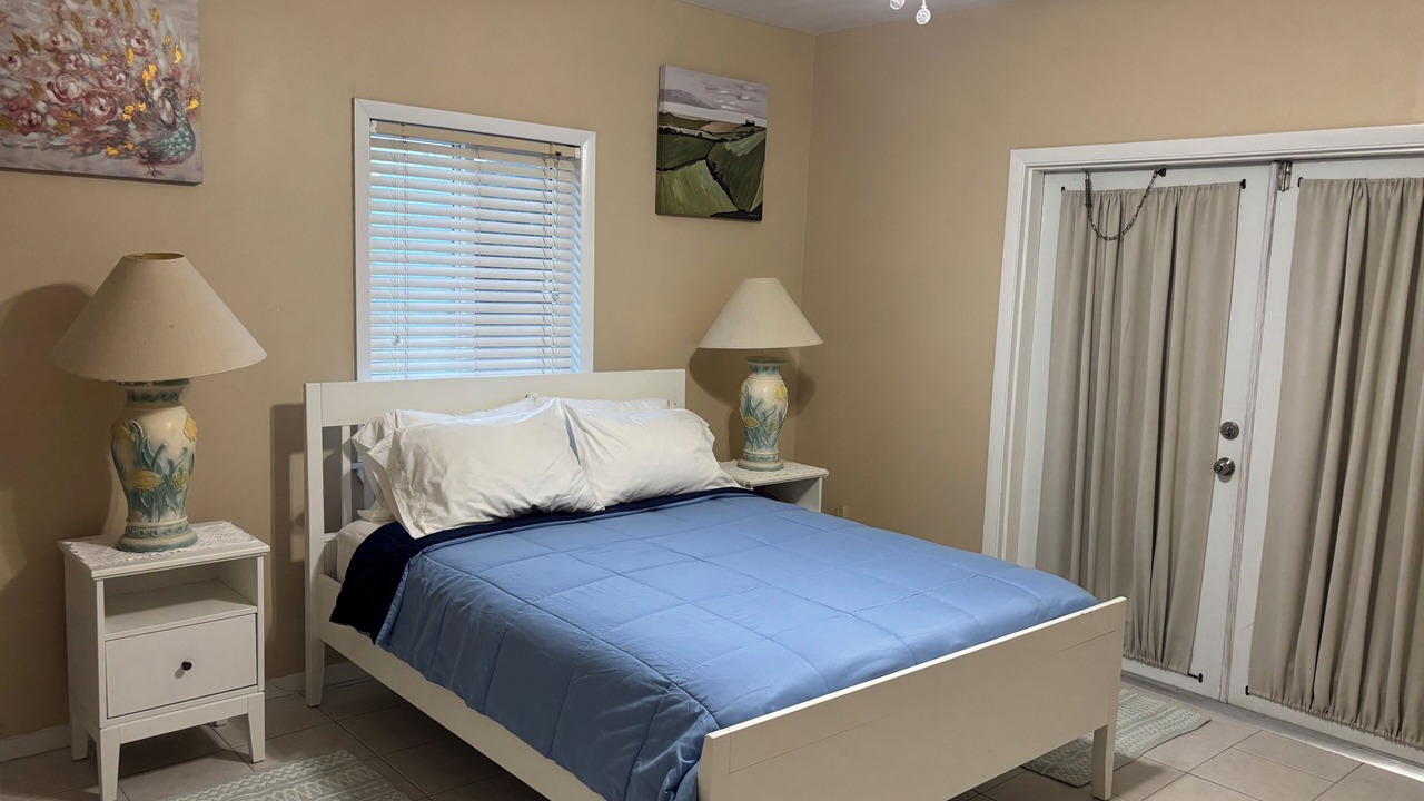Photo of Bedroom in Staniel Cay