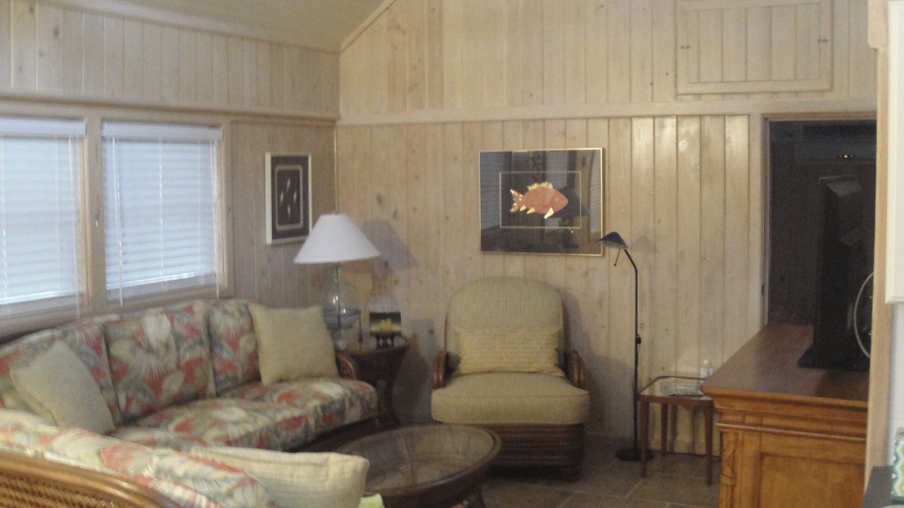 Photo of Bedroom in Man O War Cay