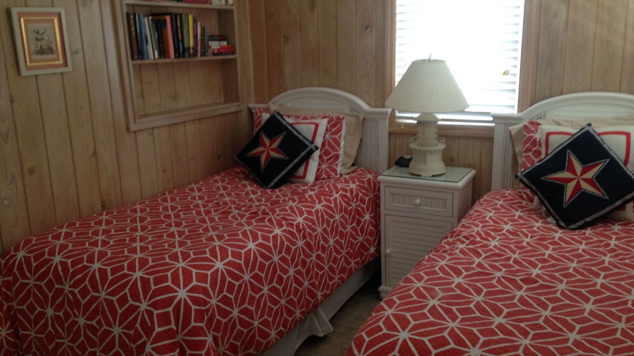 Photo of Bedroom in Man O War Cay