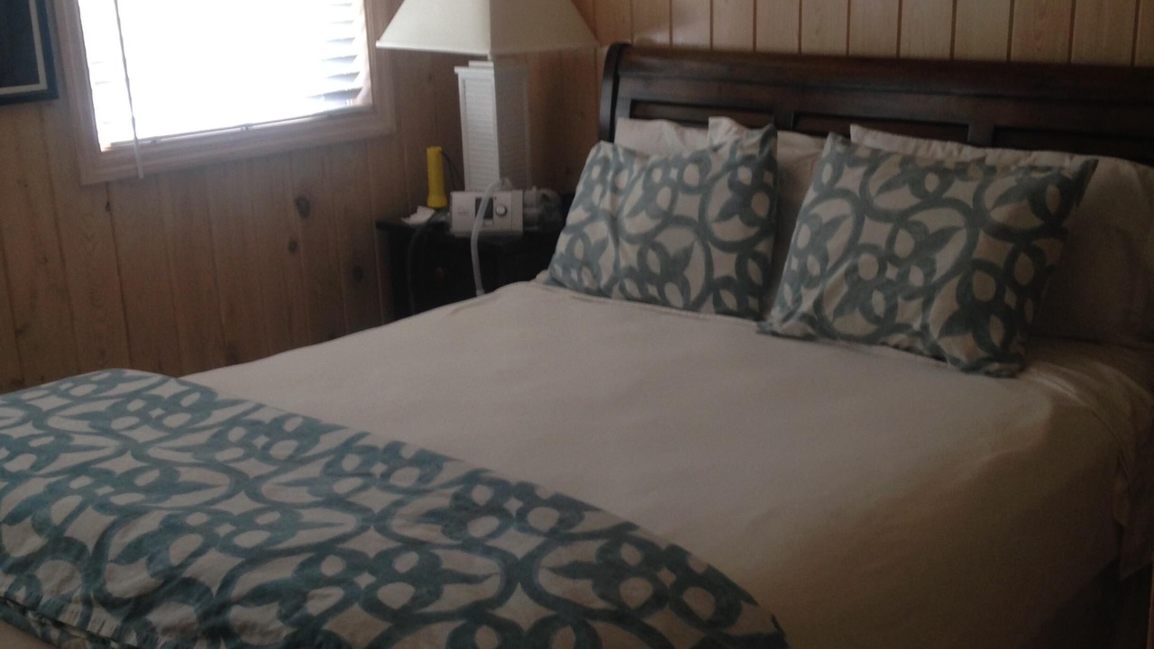 Photo of Bedroom in Man O War Cay