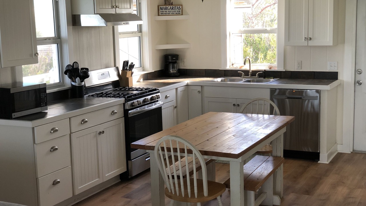 Photo of Kitchen in Green Turtle Cay