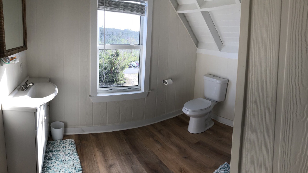 Photo of Bathroom in Green Turtle Cay