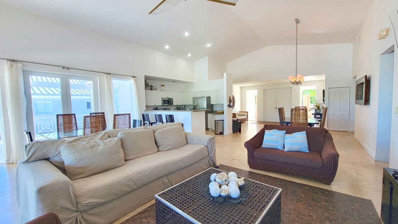 Photo of Livingroom in Alice Town
