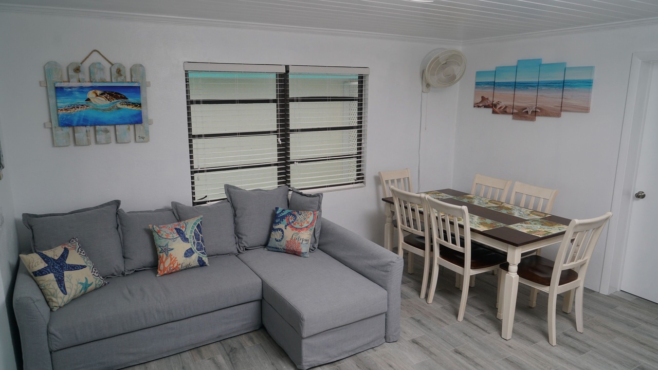 Photo of Livingroom in Spanish Wells
