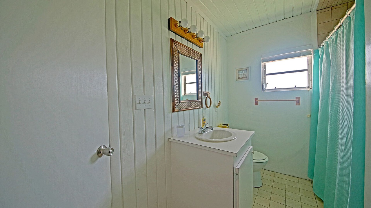 Photo of Bathroom in Spanish Wells