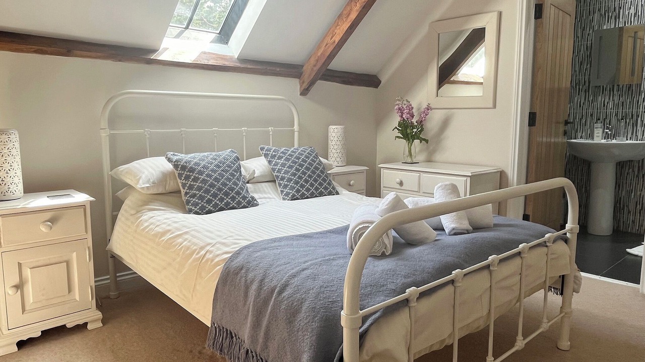 Photo of Bedroom in Compton Abdale
